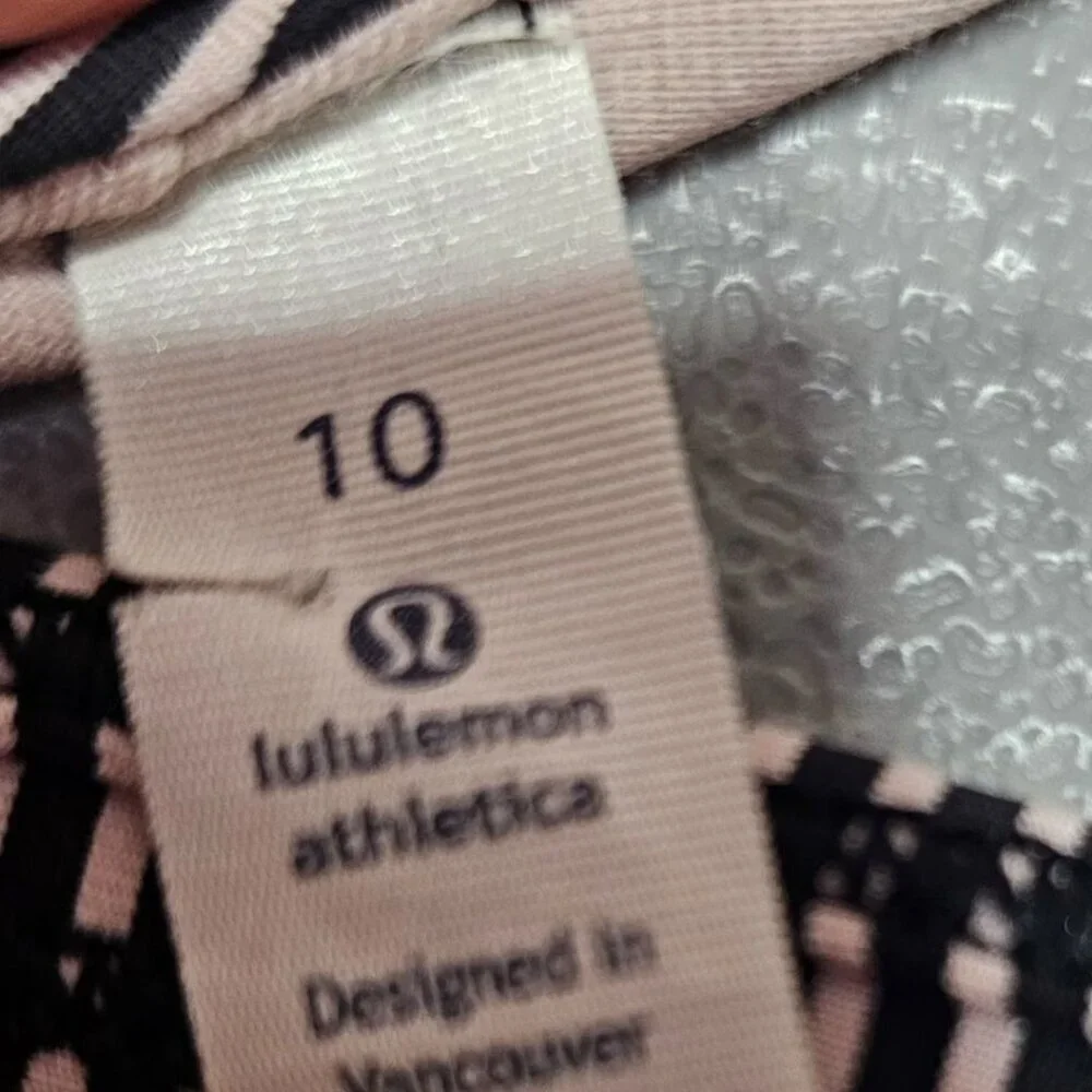 Lululemon Womens 10 Happy‎ Strappy Tank Mini Pop Stripe Black Mink Berry
